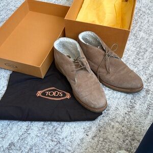 Tod's Brown Chukka Boots Suede Ankle-High Design
